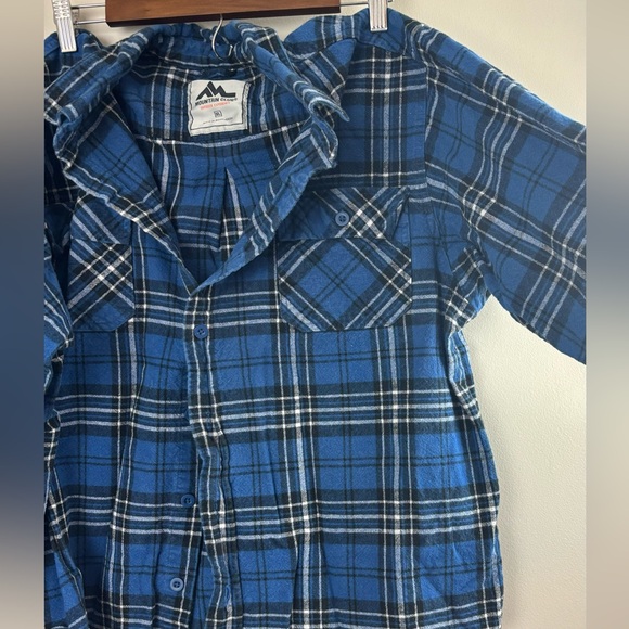 Mountain club flannel, size men’s xl - Picture 2 of 5